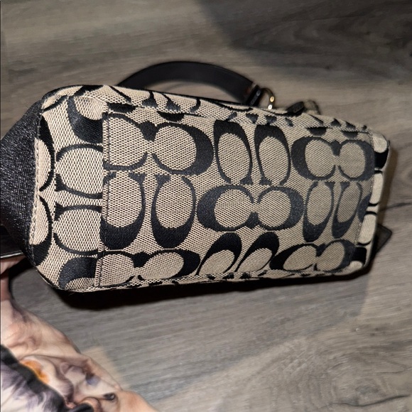 COACH Signature Vintage Demi Monogram Shoulder Bag with Matching Wristlet - Picture 5 of 5